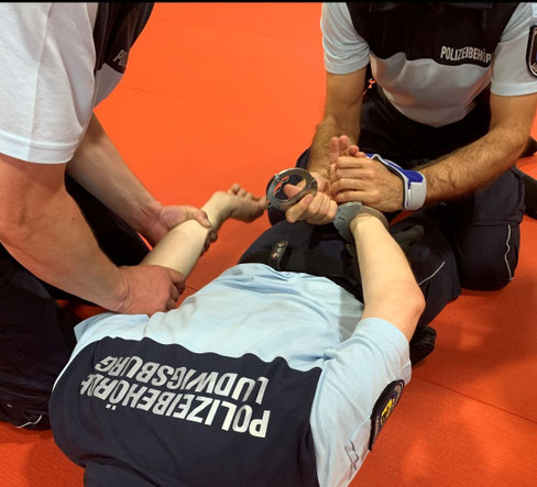 Abwehrtechnik Training